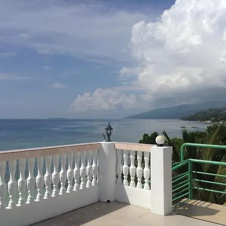 Cronin Residence Resort