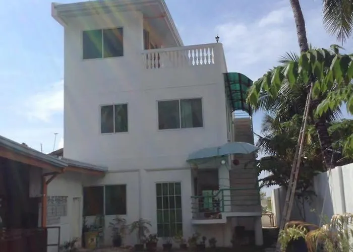 Bed & Breakfast Cronin Oslob