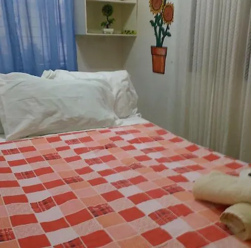 Cronin Bed & Breakfast 2*